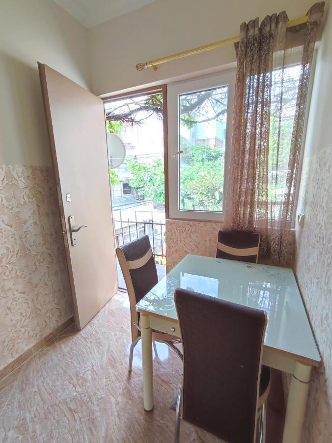 G&L Apartments Tbilisi ภายนอก รูปภาพ